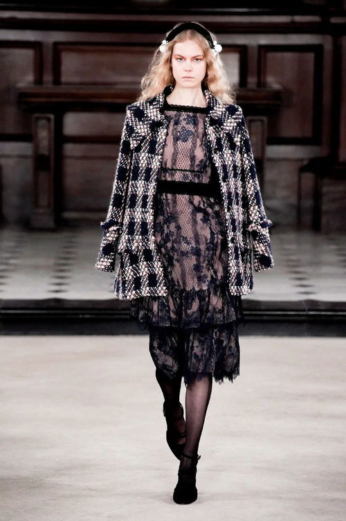 2021-2022年服裝設(shè)計(jì)元素分析 新式格紋、運(yùn)動(dòng)風(fēng)向、復(fù)古穿搭與首飾潮流